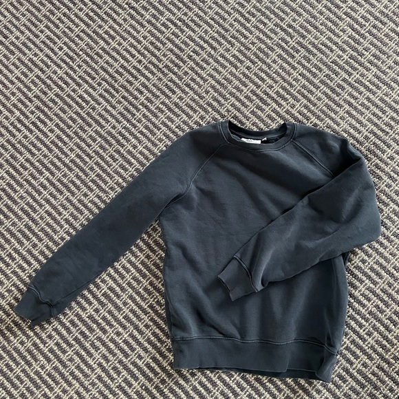 Weekday Sweatshirt !! - Picture 4 of 4